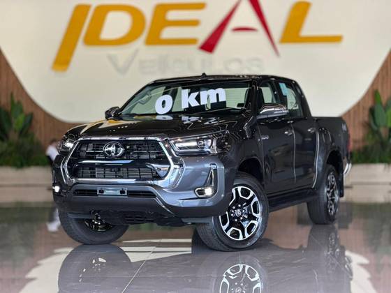 TOYOTA HILUX 2.8 D-4D TURBO DIESEL CD SRX 4X4 AUTOMÁTICO